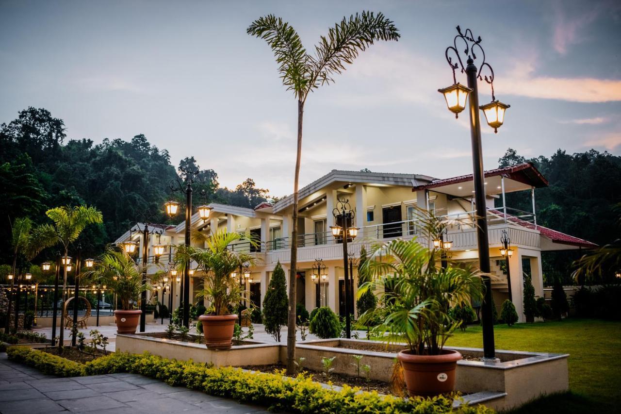 Quick 20 Riverside Hotel Amlekhganj Exterior photo